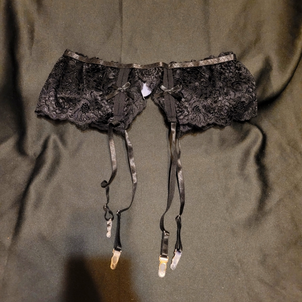 New Avidlove Black Lace Garter Belt~Size Medium~NWOT~Lingerie